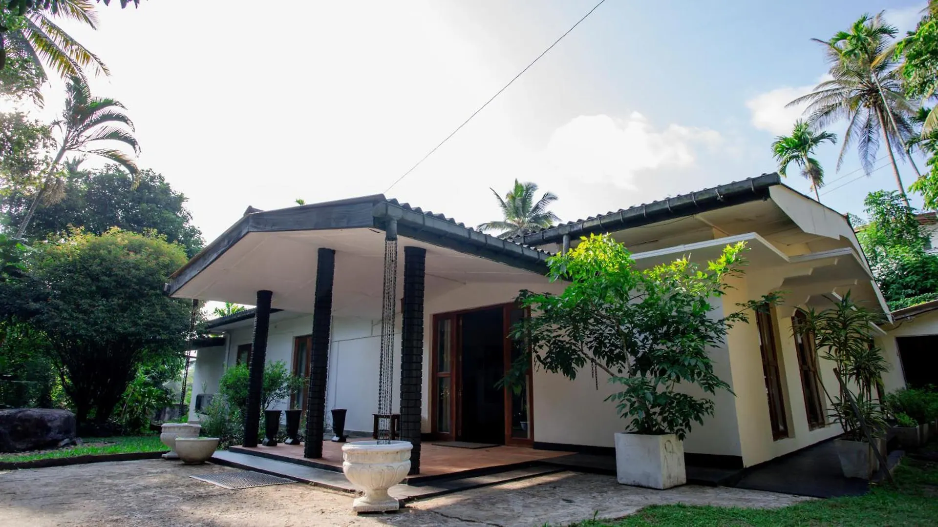 Royal Heritage Resort Kandy Otel